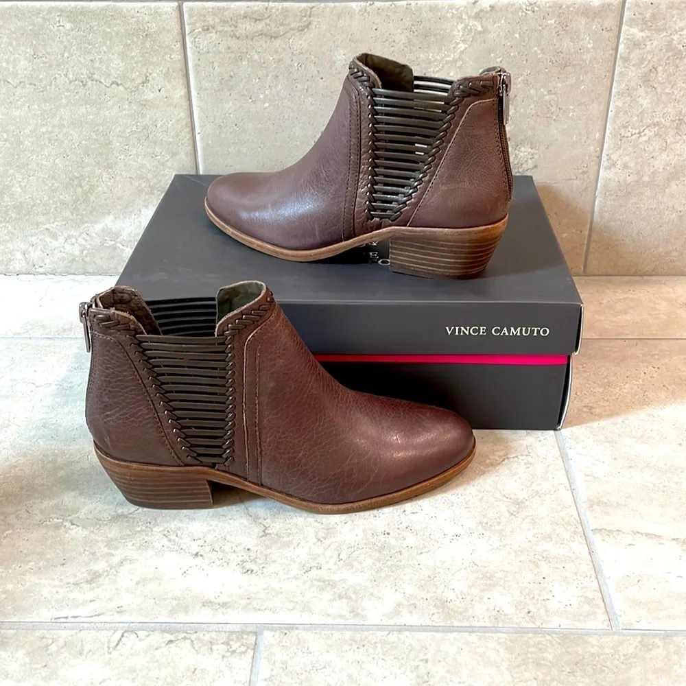 Vince Camuto Leather Booties Pippsy River Rock size 6.5 NEW
